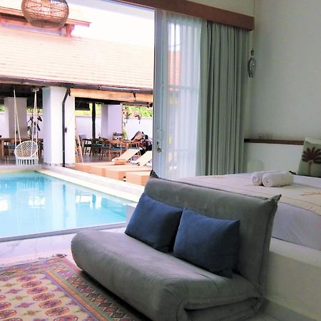 Keramas Moonlight Villa ภายนอก รูปภาพ
