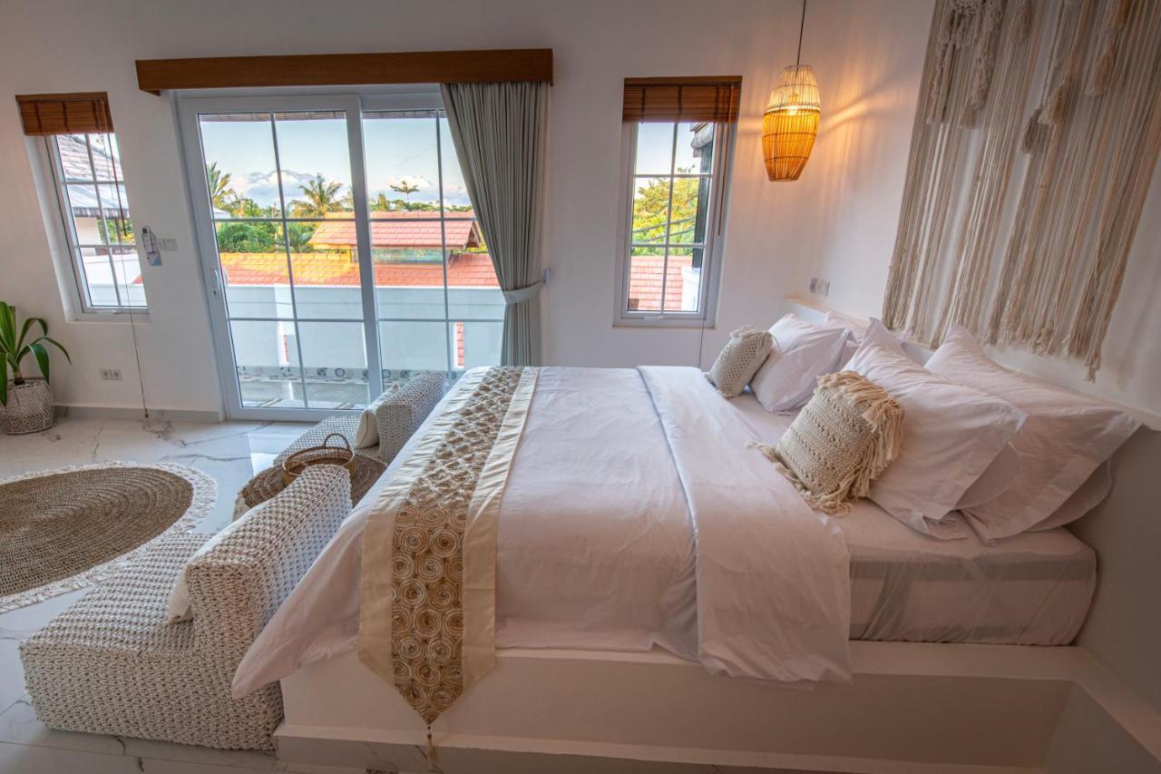Keramas Moonlight Villa ภายนอก รูปภาพ
